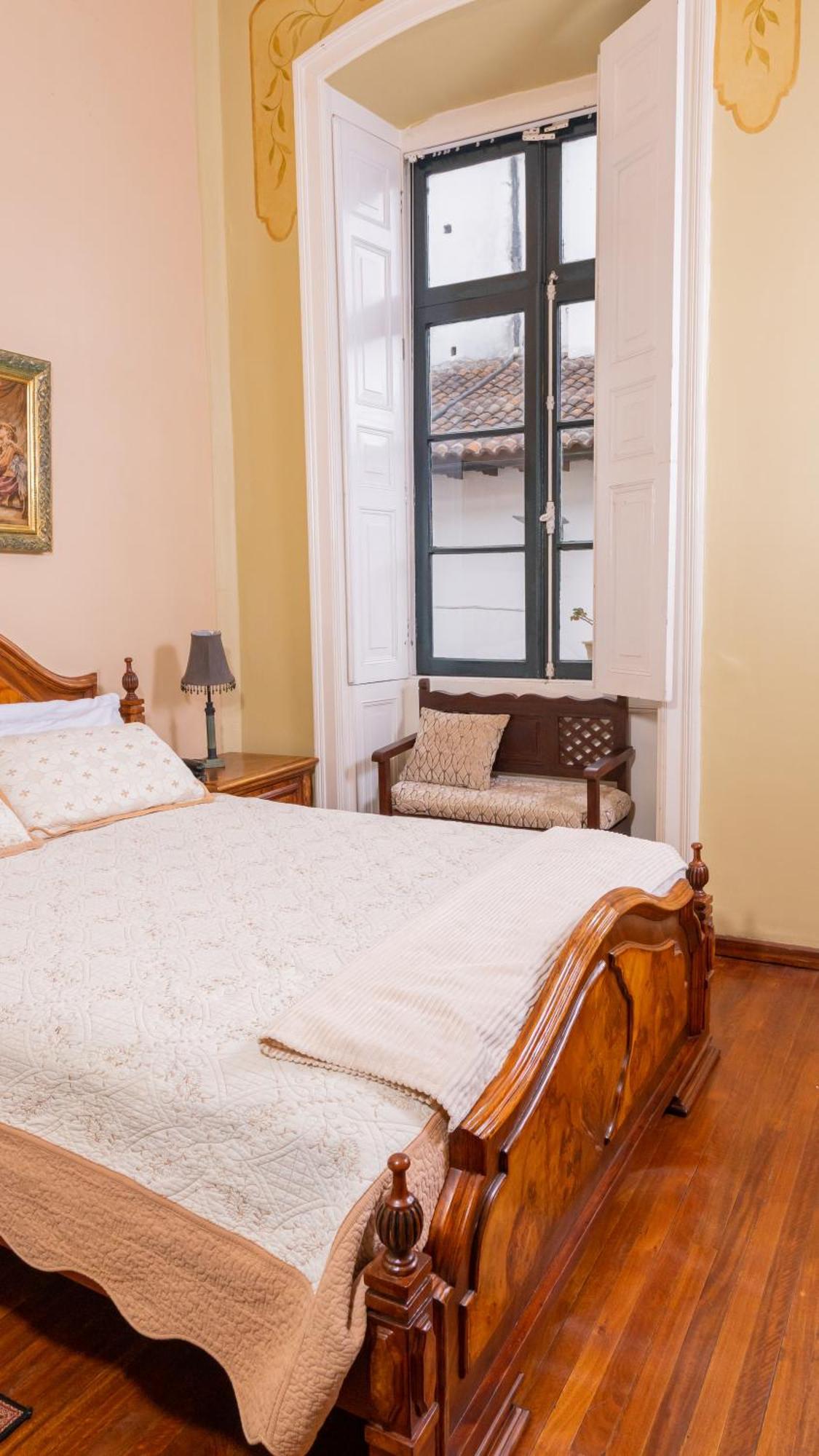 Casa Colonial Quito Hotel Luaran gambar