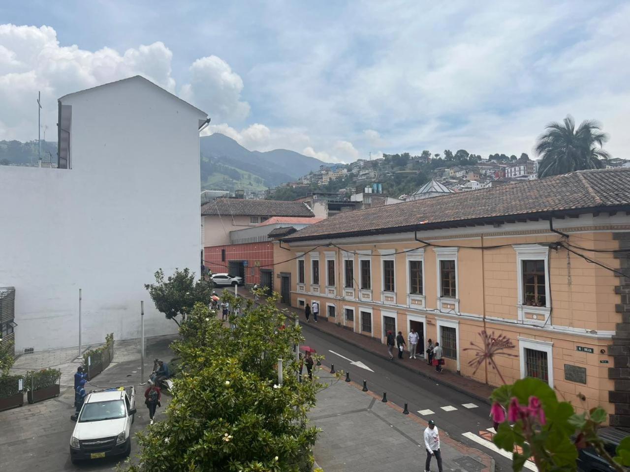 Casa Colonial Quito Hotel Luaran gambar