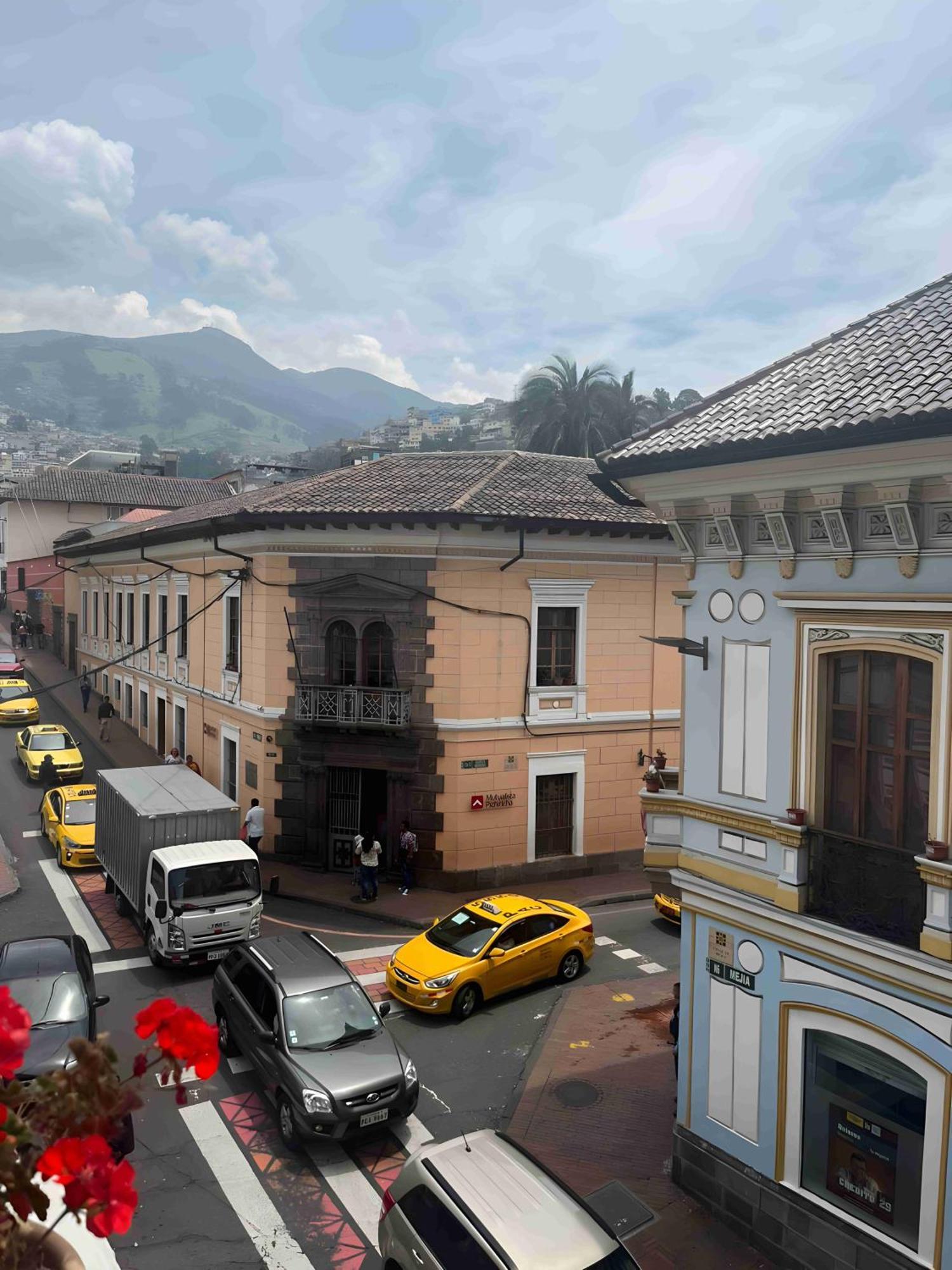 Casa Colonial Quito Hotel Luaran gambar